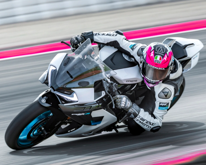CF Moto 675SR-R