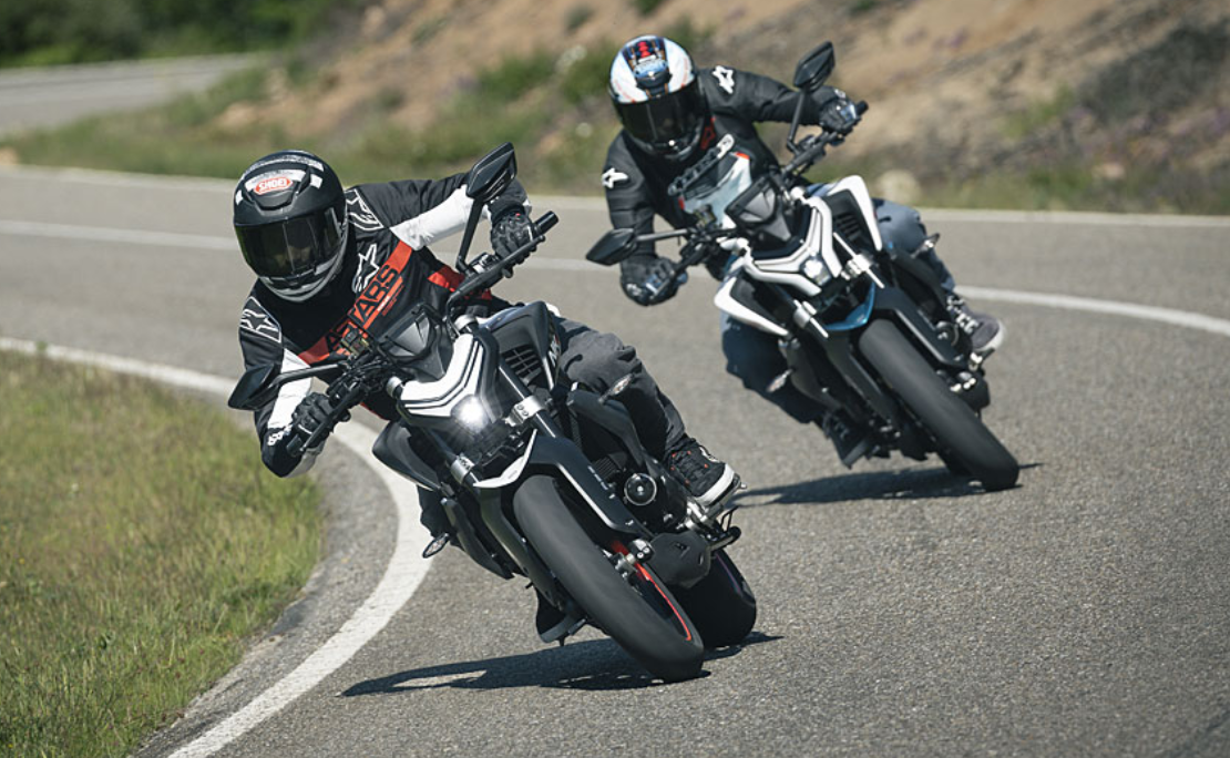 CF Moto 450NK